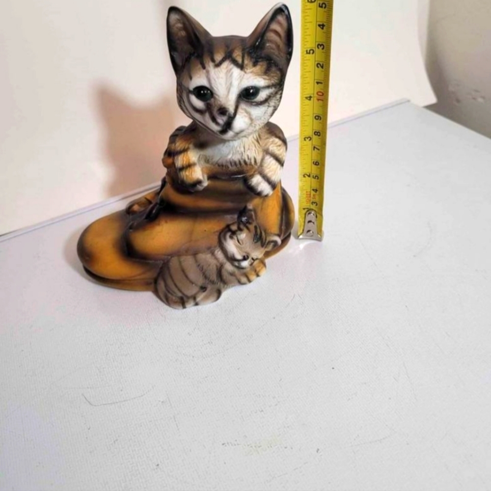 Vintage porcelain cat in the boot figure#catfigurine#porcelain#bootfigurall
